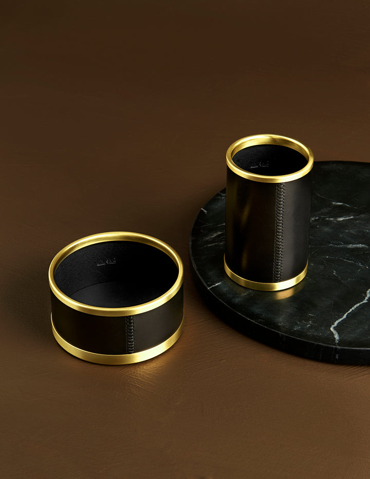 both the short and tall Alyans organisers on a brown wood table